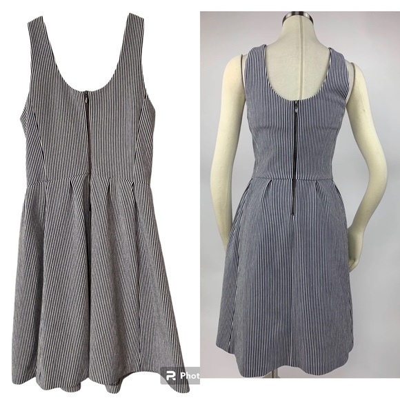 Banana Republic Navy Blue White Striped Fit Flare Dress Scoop Neck Size 6 - Picture 2 of 12